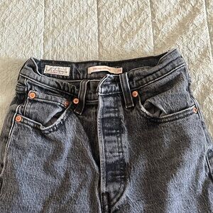 Levi’s Ribcage straight black jeans